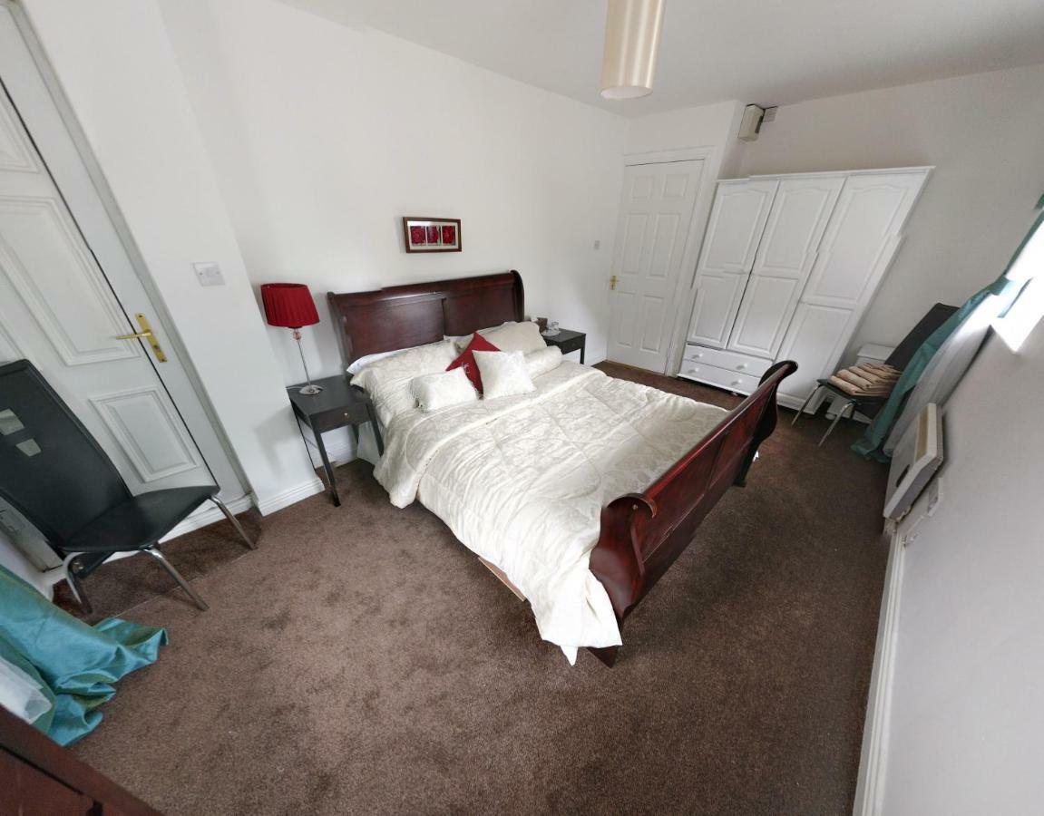 Riverview Luxury Short Stay Apartment Эннискорти Экстерьер фото