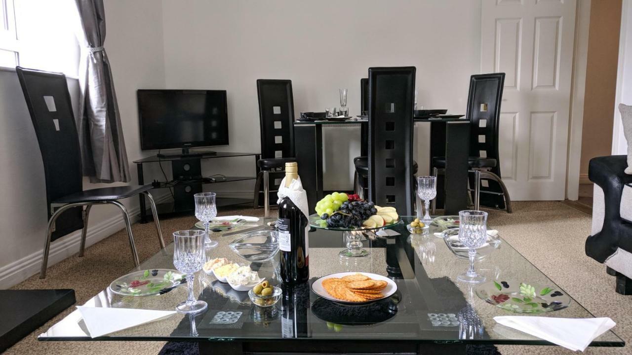 Riverview Luxury Short Stay Apartment Эннискорти Экстерьер фото