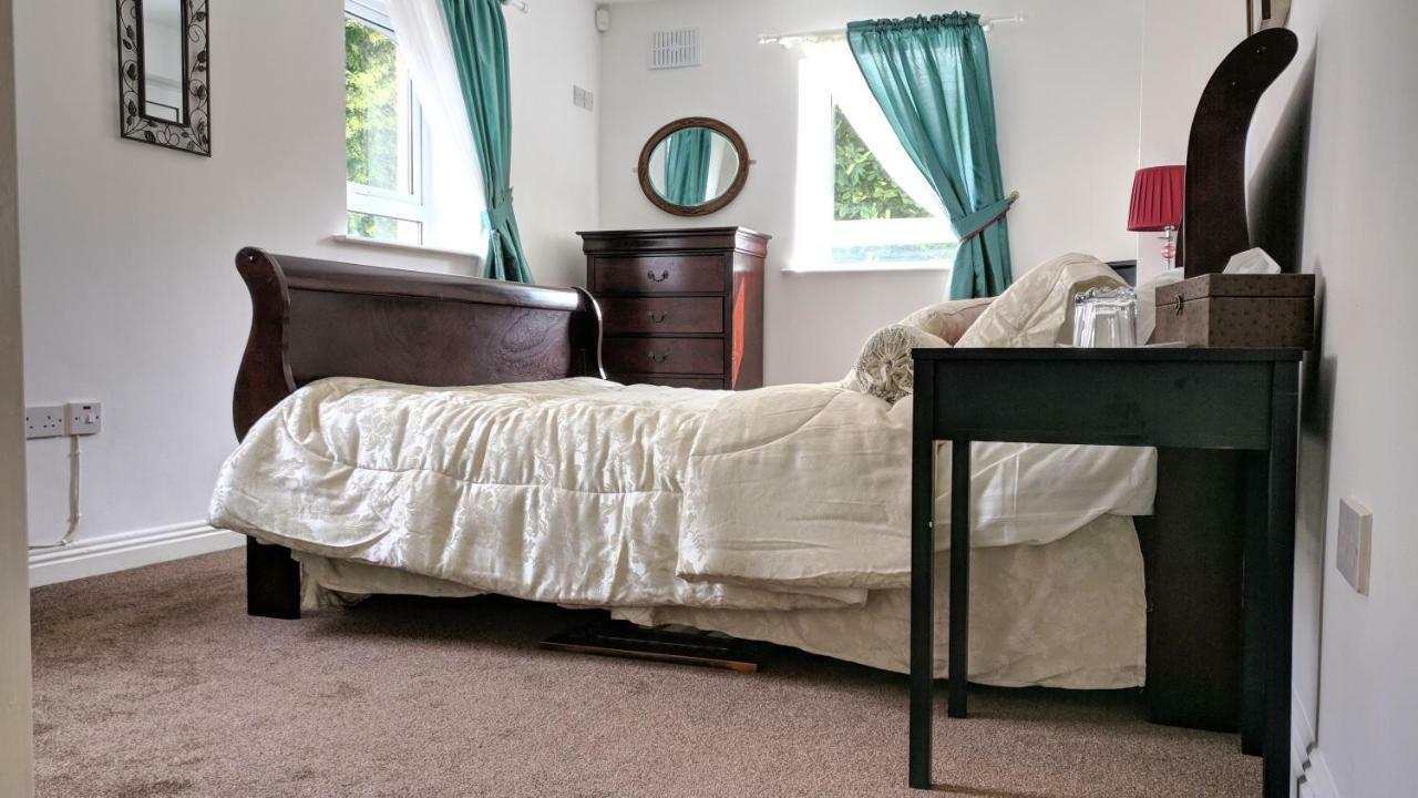 Riverview Luxury Short Stay Apartment Эннискорти Экстерьер фото
