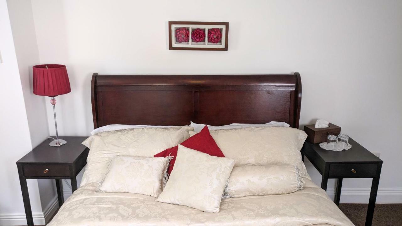 Riverview Luxury Short Stay Apartment Эннискорти Экстерьер фото
