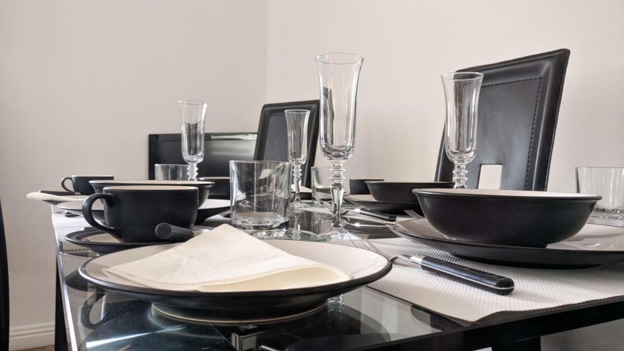 Riverview Luxury Short Stay Apartment Эннискорти Экстерьер фото