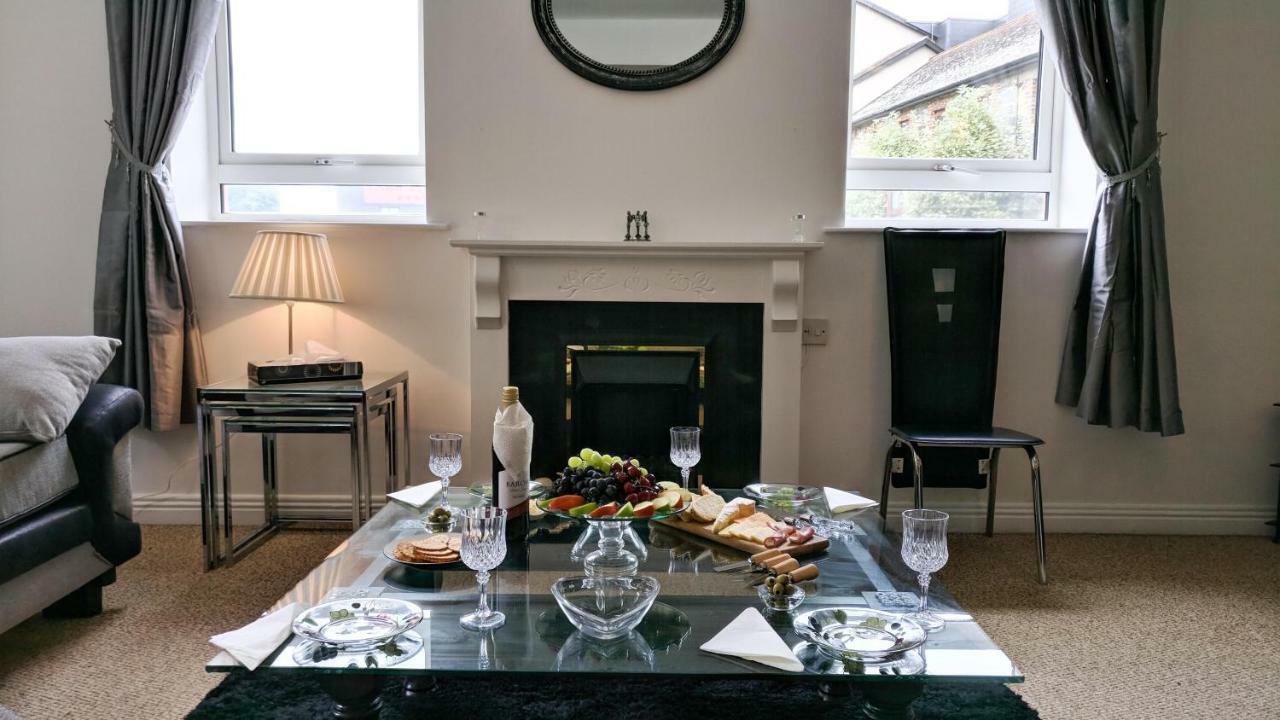 Riverview Luxury Short Stay Apartment Эннискорти Экстерьер фото